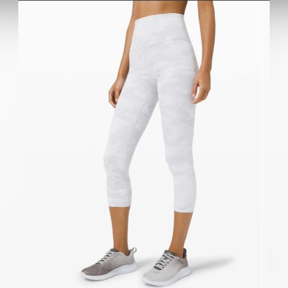 BRAND NEW. Lululemon Wunder Under (High-Rise) 25” tights. Size 0